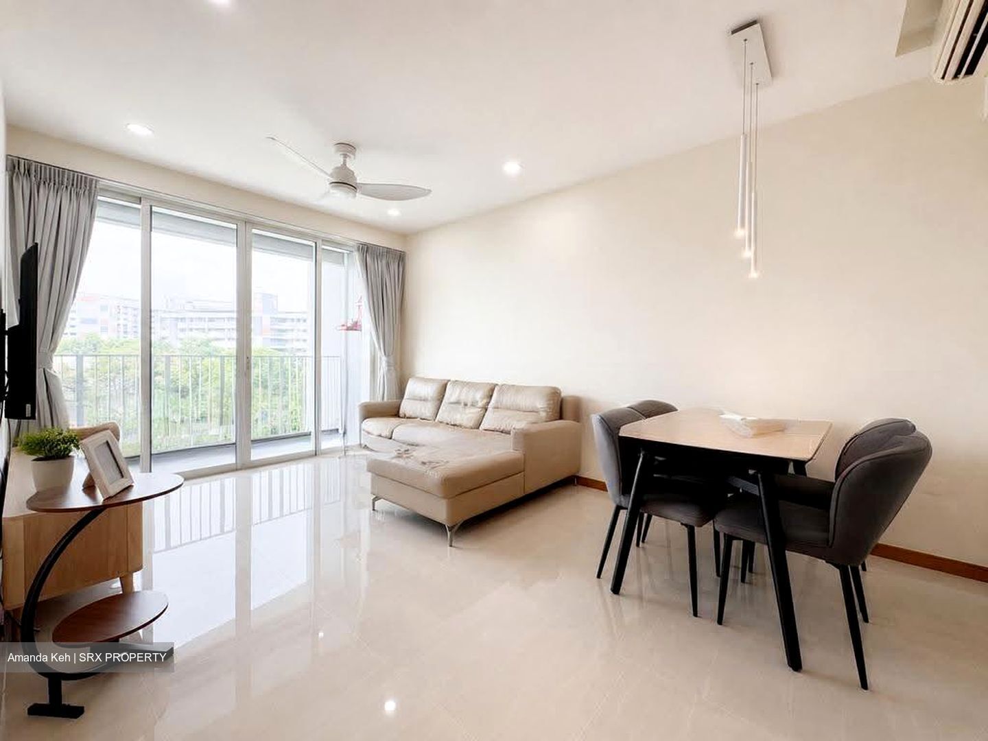 1 Canberra (D27), Condominium #610374431